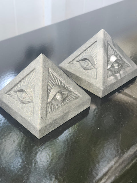 Evil eye Shungite pyramid! 70.5mm wide, 7.2 ounces