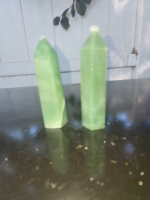 Green aventurine tower! 2.8 ounces, 3.5 inches tall