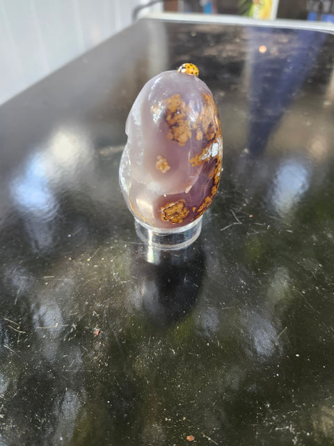 Druzy agate egg. 5.2 ounces, 2.75 inchs