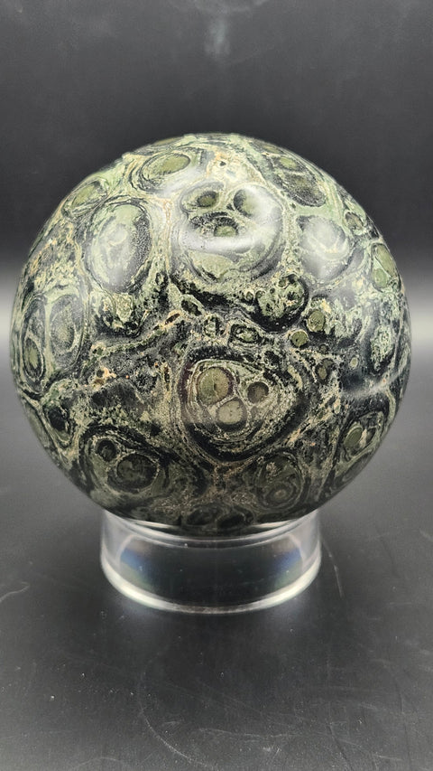 Kambaba jasper sphere. 74.6mm, 2.93 inches, 1.5 pounds.