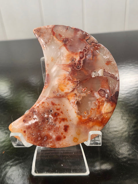 Agate moon! 4 ounces, 3.5 inches tall, 2.2 wide