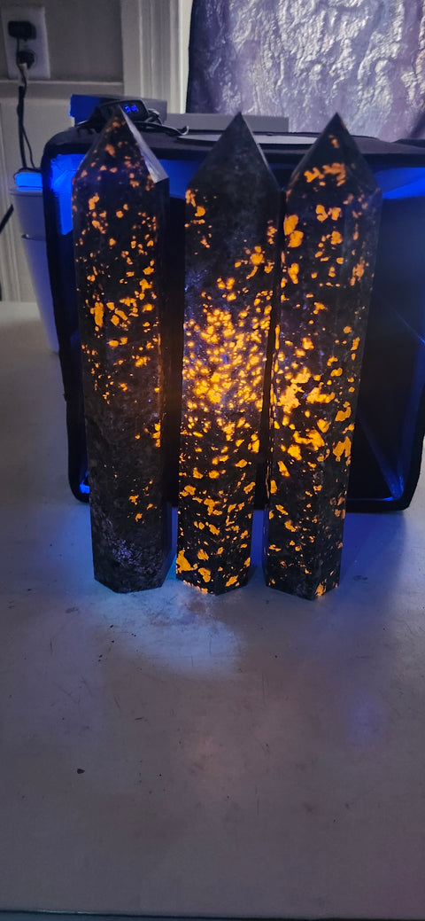Jumbo flame stone " yooperlite" tower! 10.5 inches, 2.7 pounds