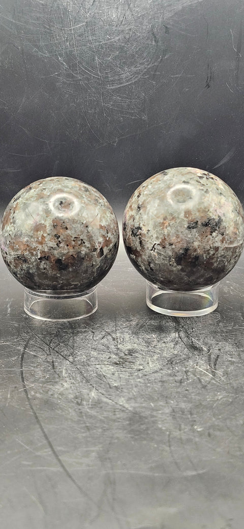 Flame stone sphere! 50.5mm, 1.9 inches, 6.2 ounces