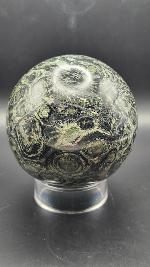 Kambaba jasper sphere. 74.6mm, 2.93 inches, 1.5 pounds.