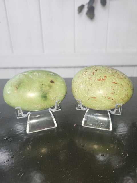 Olive opal palm stone! 4.2 ounces, 2.75 inches