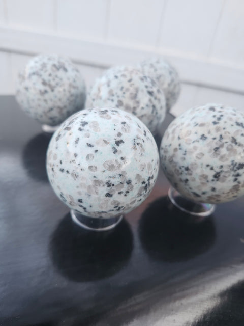 crystals spheres towers gemstones geodes skulls Amathyst rose quartz