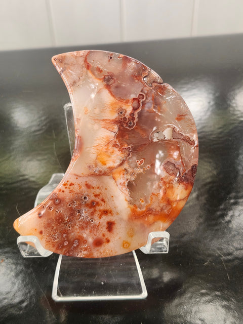 Agate moon! 4 ounces, 3.5 inches tall, 2.2 wide