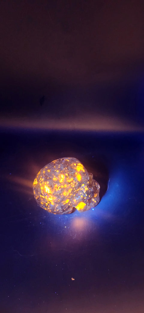 Mini flame stone skull. 5 ounces, 2.5 inches