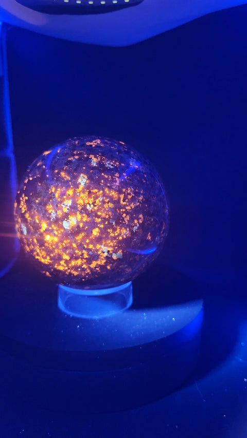 Flame stone sphere yooperlite 87mm, 3.4 inches, 2.1 pounds