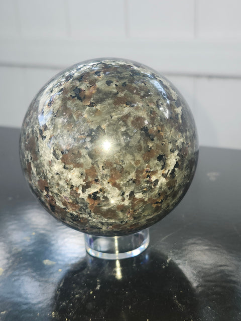Flame stone "yooperlite" sphere! 1.8 pounds, 79.1mm, 3.11 inches