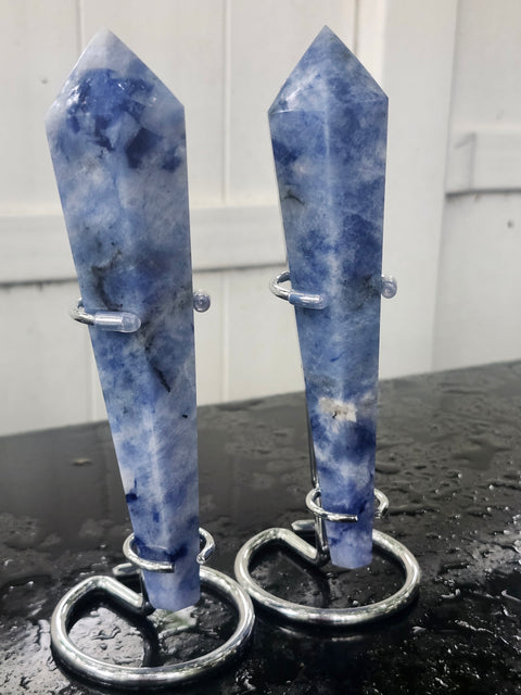Sodalite scepter! Uv reactive! 7.7 ounces, 6.5 inches tall!
