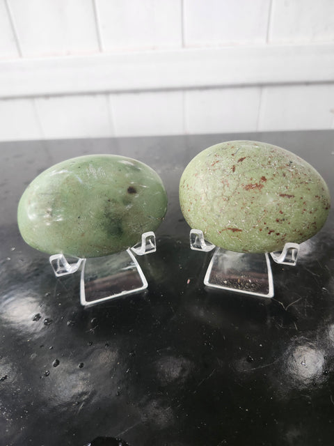 Olive opal palm stone! 4.2 ounces, 2.75 inches
