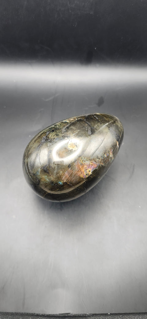 14.8 ounce, 3.5 inch purple flash Labradorite egg