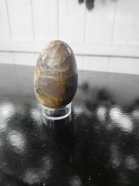 Druzy agate egg. 6 ounces, 2.75 inchs