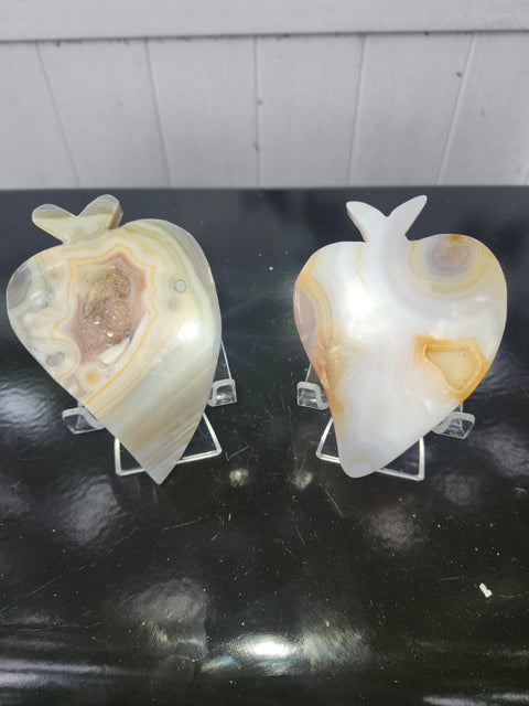 Druzy agate strawberry! 6 ounces, 4 inches