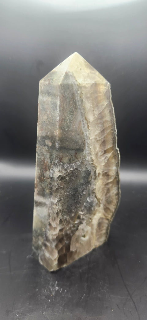 Druzy agate free form tower! 1.1 pounds, 5.45 inches