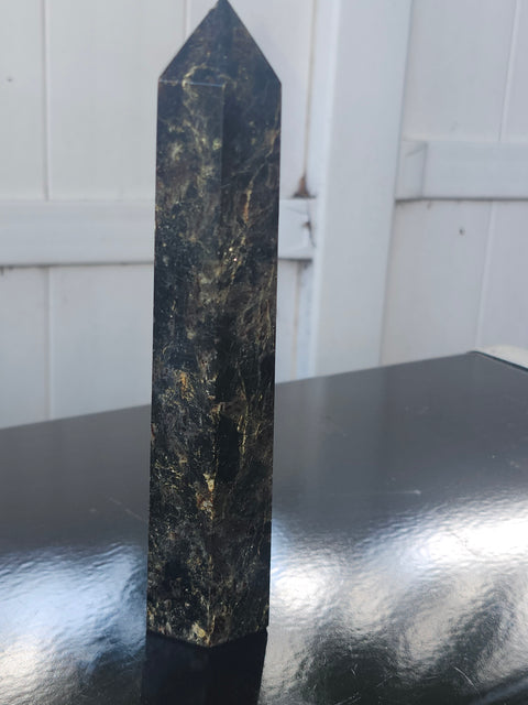 Large Afrvedsonite tower! 7.5 inches, 1.1 pounds