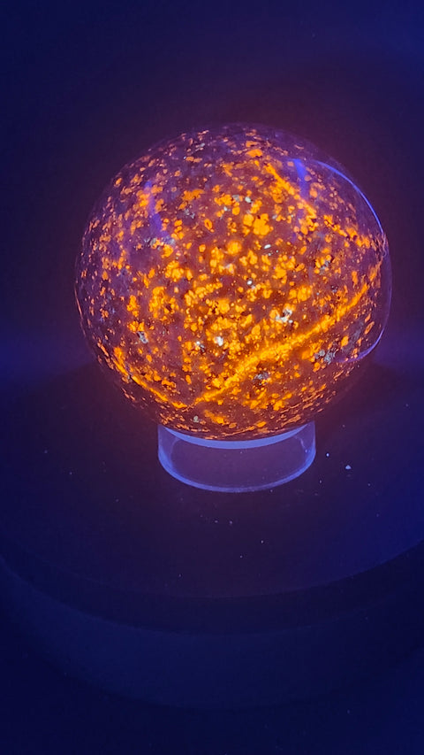 Flame stone sphere yooperlite 82.5mm, 3.24 inches 1.10 pounds!!