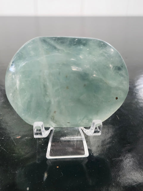 Green florite palm stone! 3.4 ounces, 2.5 inches wide, 1.8 tall