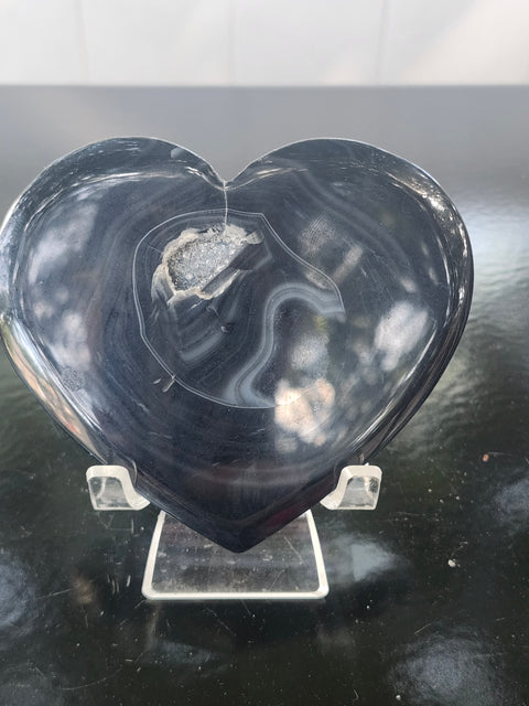 Druzy agate heart! 7.5 ounces,4.1 inches wide, 3.7 inches tall