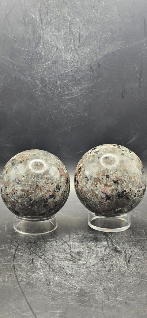 Flame stone sphere! 50.5mm, 1.9 inches, 6.2 ounces