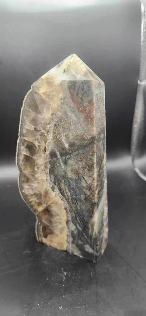 Druzy agate free form tower! 1.1 pounds, 5.45 inches