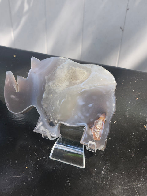 Druzy agate rhino! 8 ounces, 5 inches