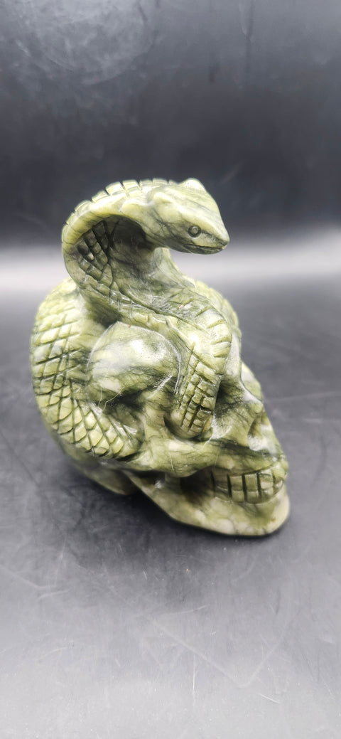 Serpentine skull& king Cobra! 3 inchs tall 2.8 long, 10.6 ounces