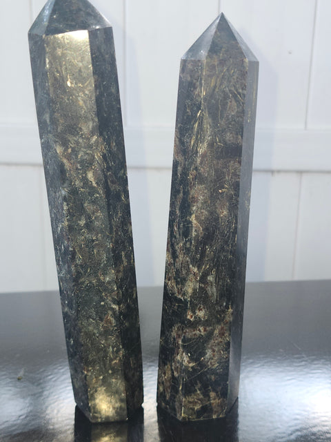 Large Afrvedsonite tower! 7.5 inches, 1.1 pounds