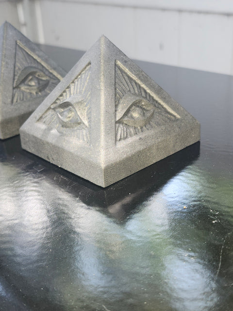 Evil eye Shungite pyramid! 70.5mm wide, 7.2 ounces