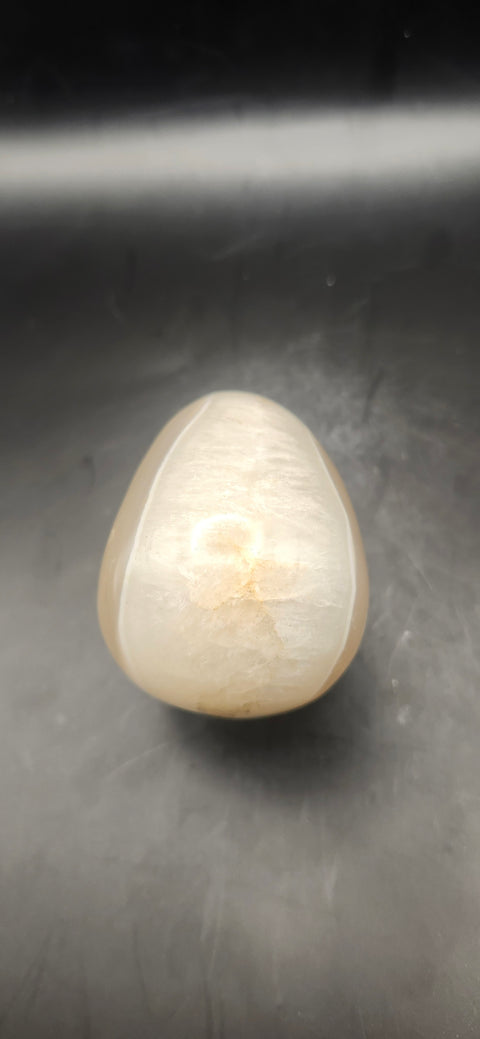 Quartz,agate egg! 5.8 ounces, 2.5 inches