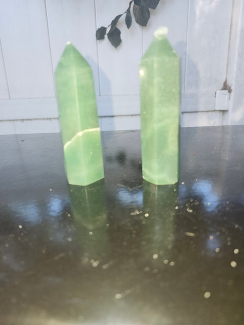 Green aventurine tower! 2.8 ounces, 3.5 inches tall