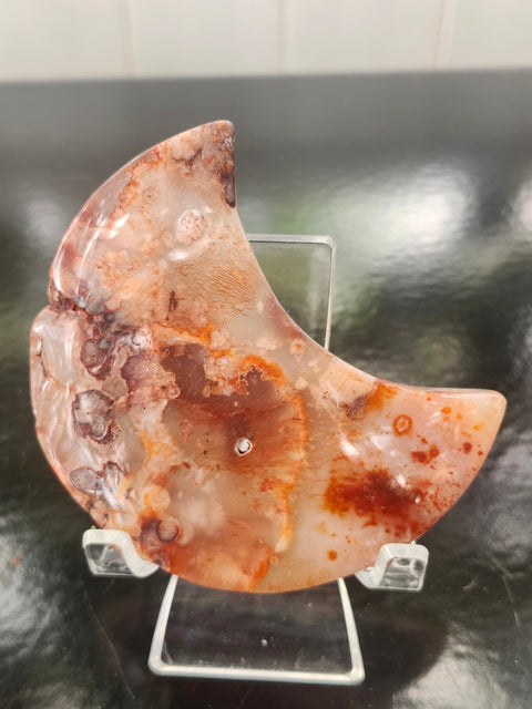 Agate moon! 4 ounces, 3.5 inches tall, 2.2 wide