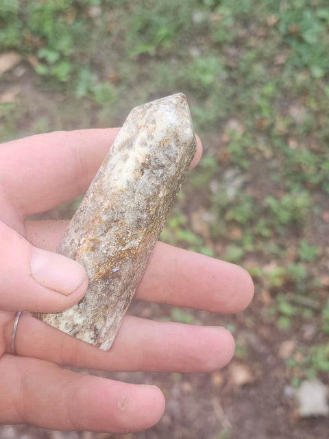 Ghost crystal tower with silver flash!! 3.6 ounces, 3.4 inches