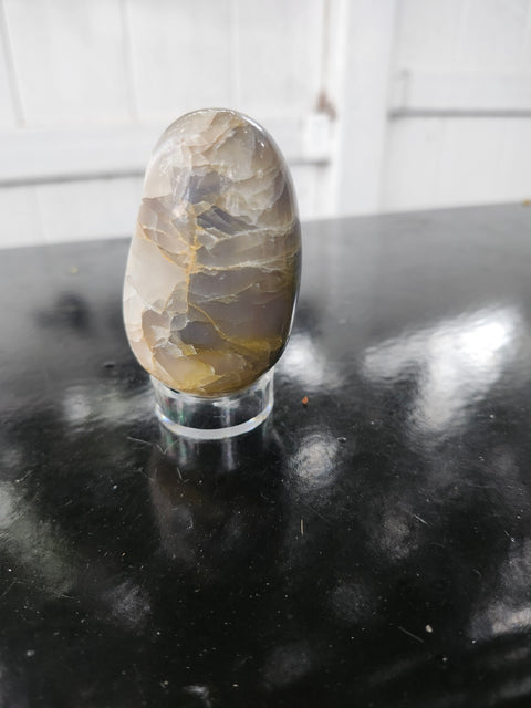 Druzy agate egg. 6 ounces, 2.75 inchs