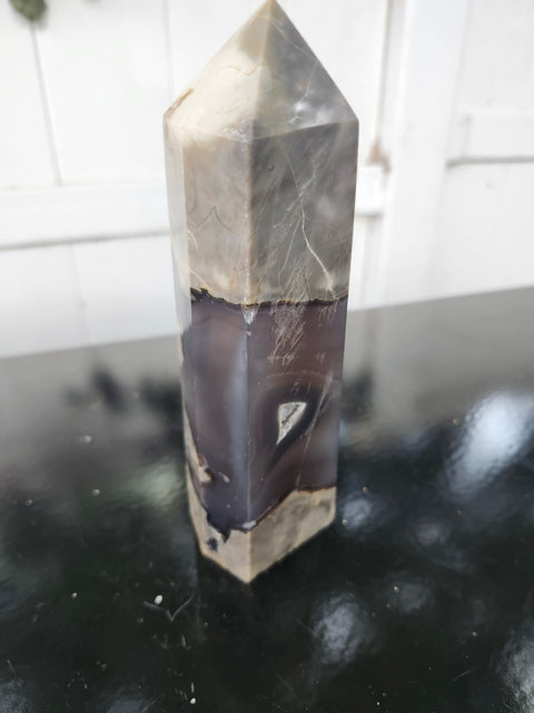 Volcanic agate tower! 1.4 pounds, 6.5 inches