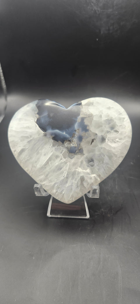 Snakeskin agate heart. 5.5 ounces, 3.5 inches wide 3 tall