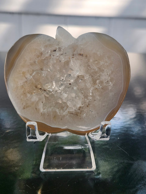 Druzy agate apple! 3.4 ounces, 2.7 inches wide, 2.6 tall