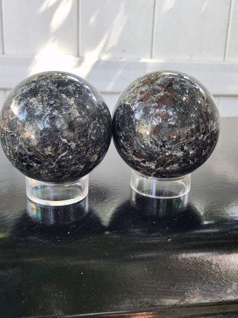 Flame stone sphere "yooperlite" 1.5 pounds, 75 mm, 2.9 inches