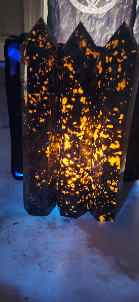 Jumbo flame stone " yooperlite" tower! 10.5 inches, 2.7 pounds