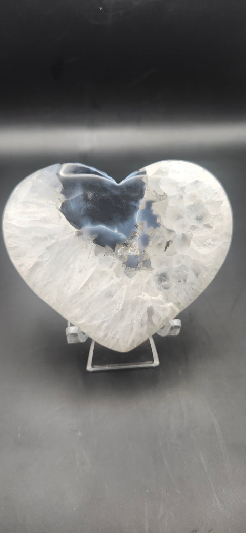 Snakeskin agate heart. 5.5 ounces, 3.5 inches wide 3 tall