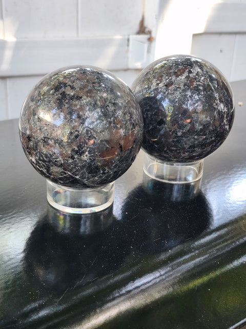 Flame stone sphere "yooperlite" 1.5 pounds, 75 mm, 2.9 inches