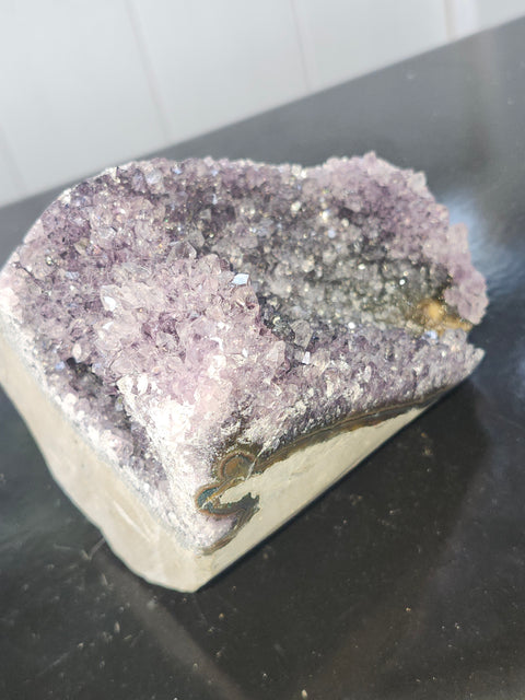 Amethyst cut base free from! 2.2 pounds, 4.8 inches tall, 3.3 inches wide