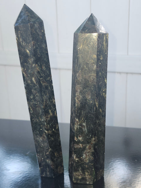 Large Afrvedsonite tower! 7.5 inches, 1.1 pounds