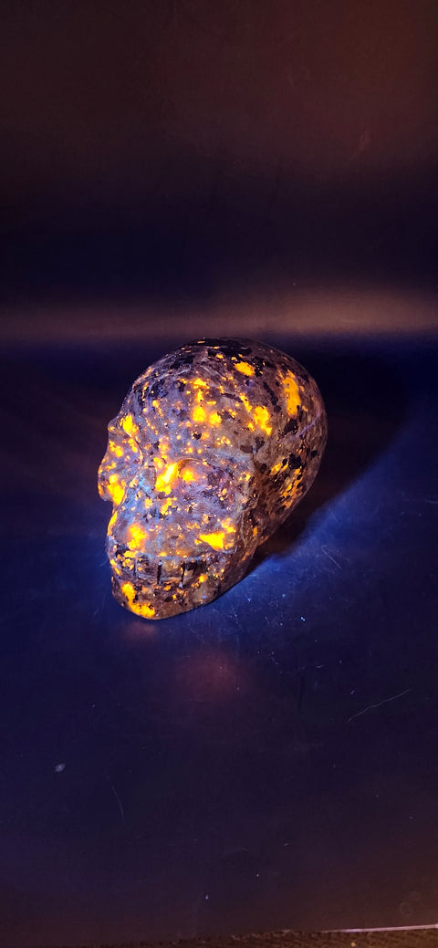 Flame stone "yooperlite" skull! 3 inches tall, 3 long, 14 ounces