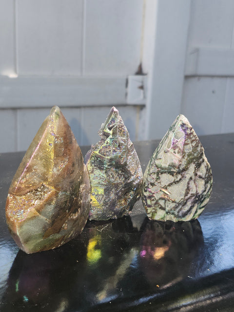 Druzy aura quartz tear tower! 2.4 ounces, 2.9 inches