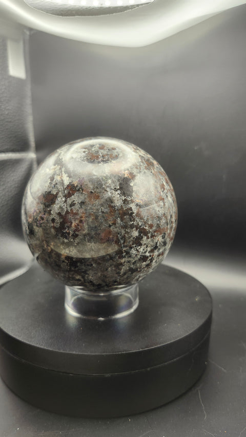 Flame stone sphere yooperlite 87mm, 3.4 inches, 2.1 pounds