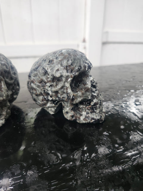 flame stone skull yooperlite 15 ounces, 3.3 inches long, 2.8 tall, 2.2 wide