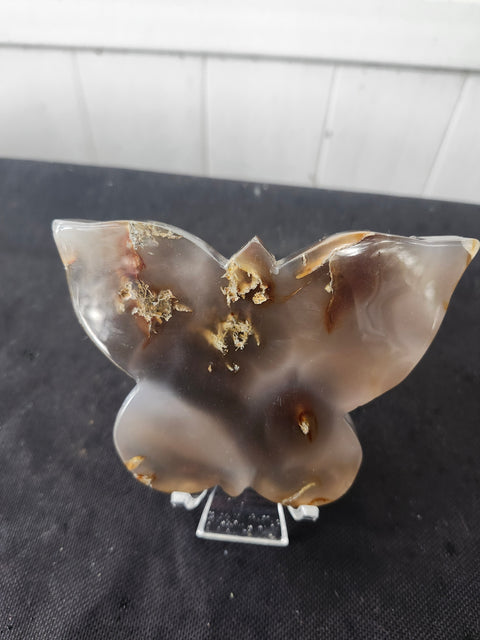 Agate butterfly 9 ounces, 4.5 inches wide, 3.5 inches tall