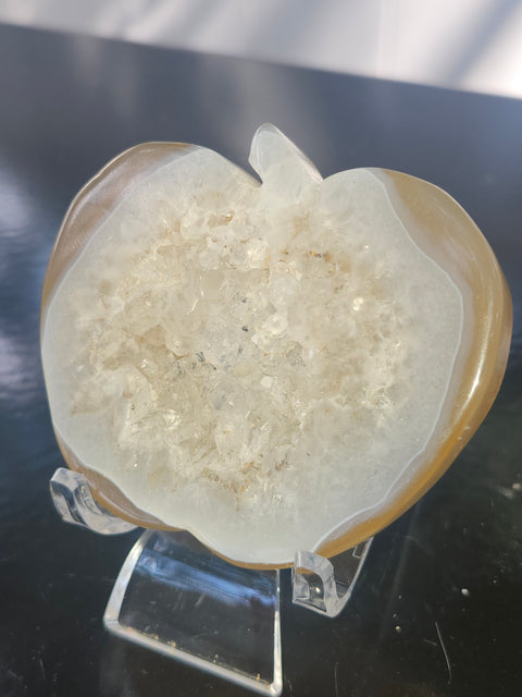 Druzy agate apple! 3.4 ounces, 2.7 inches wide, 2.6 tall